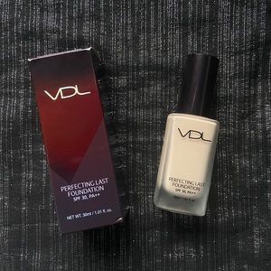 VDL Foundation Shade V01
